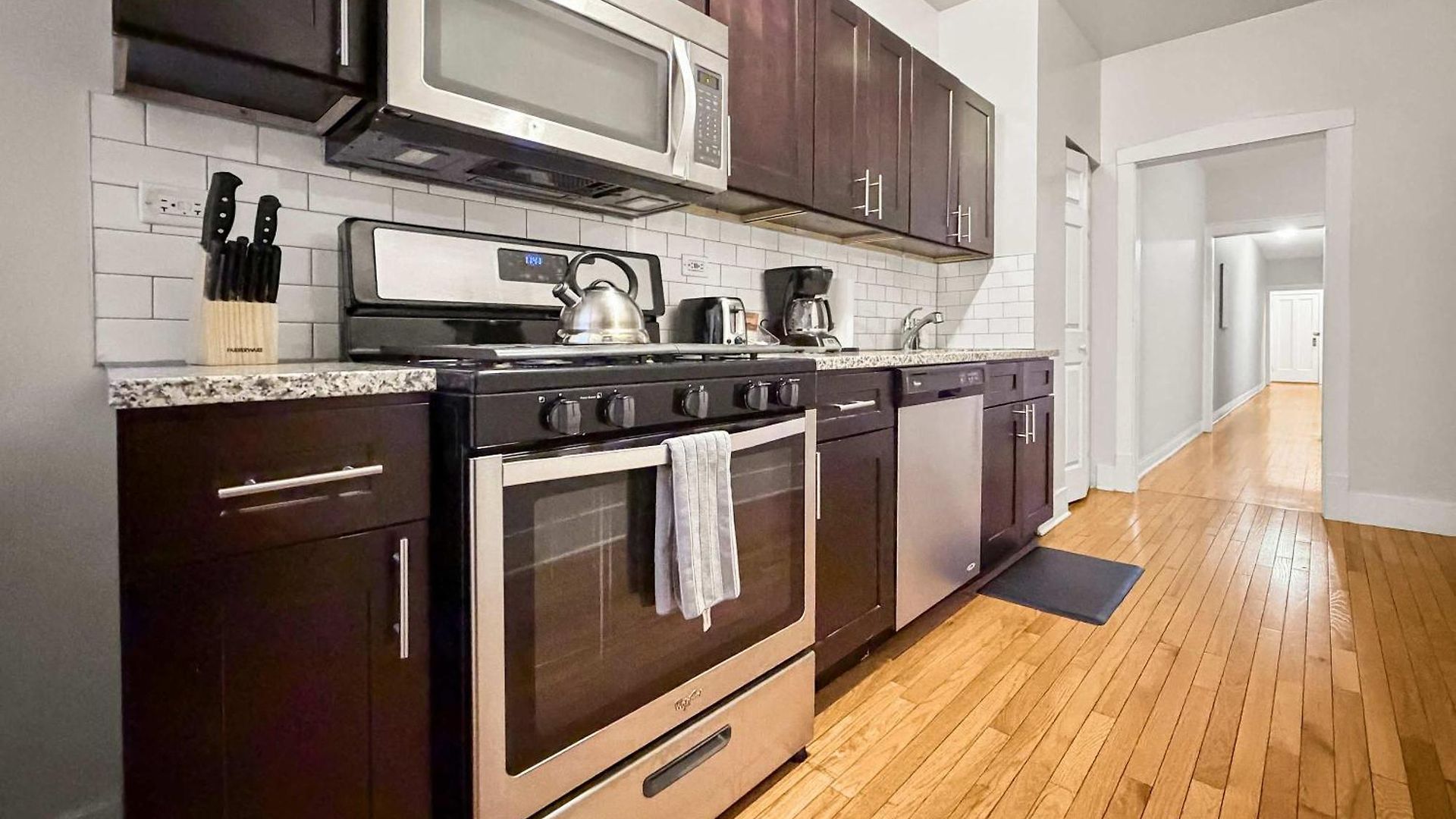 3br Spacious In - Newgard Rep * Chicago