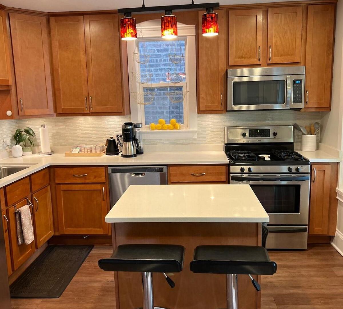 Inner-city Experience, Next Stop! Apartment Chicago