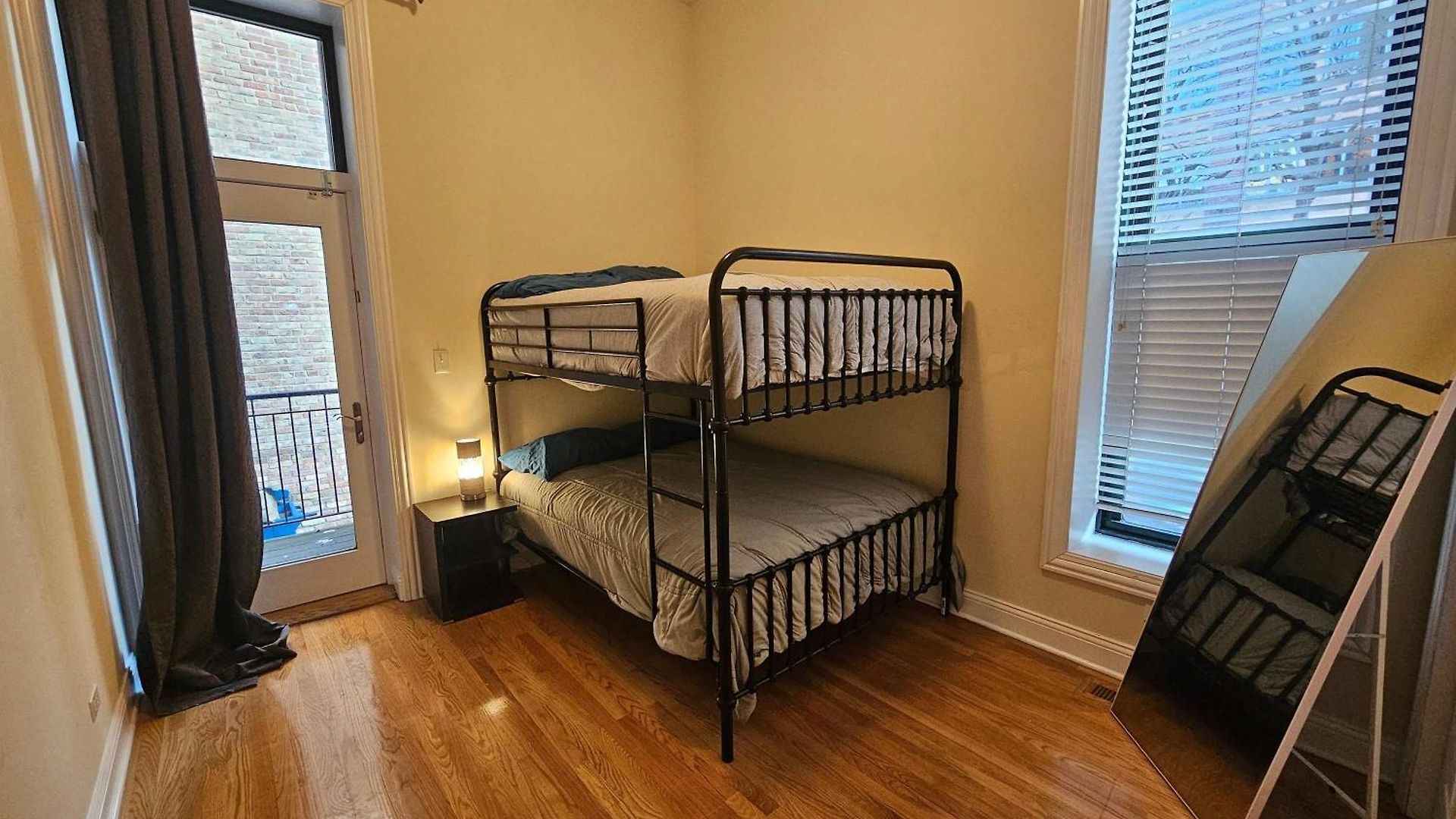 Apartment Gold Coast Downtown Sleeps 20 *