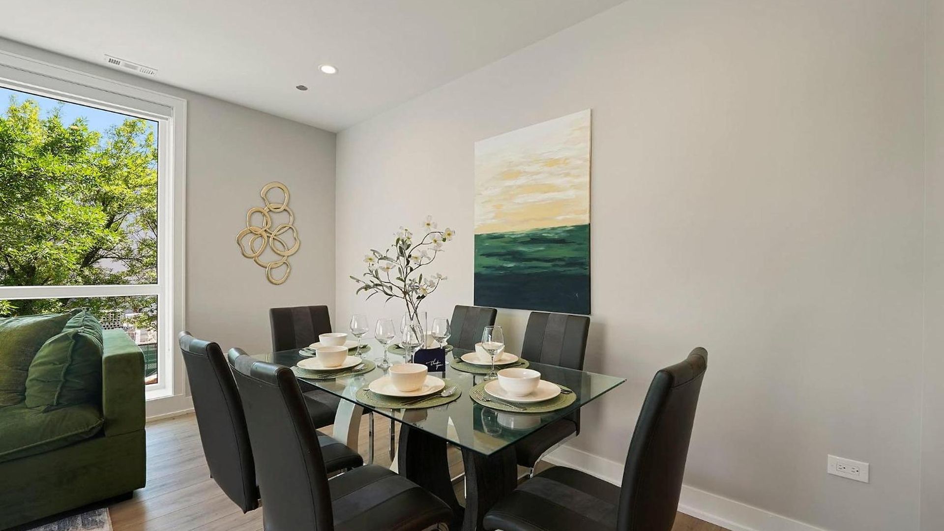 Apartment Welcoming Month Long 2bd 2ba With Parking *