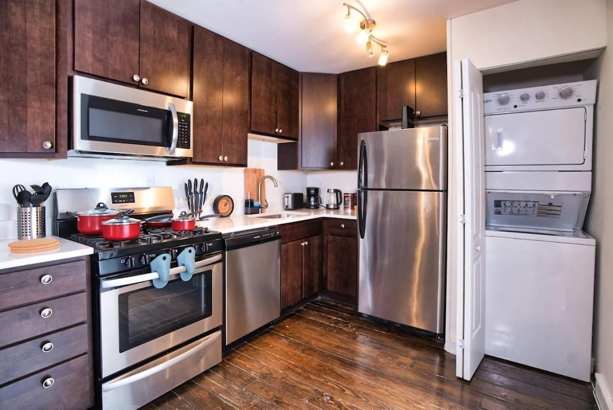 Mccormick 4br Huge Unit W/ Pool Table | Sleeps 10 *