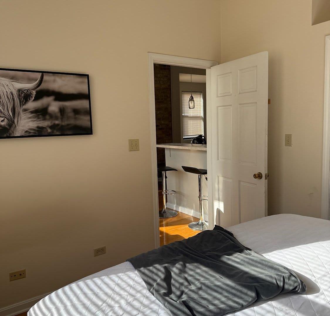 Two Bedroom West Loop Apartment Chicago