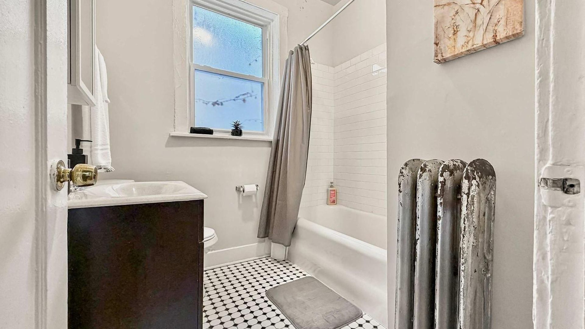 3br Spacious In - Newgard Rep Apartment