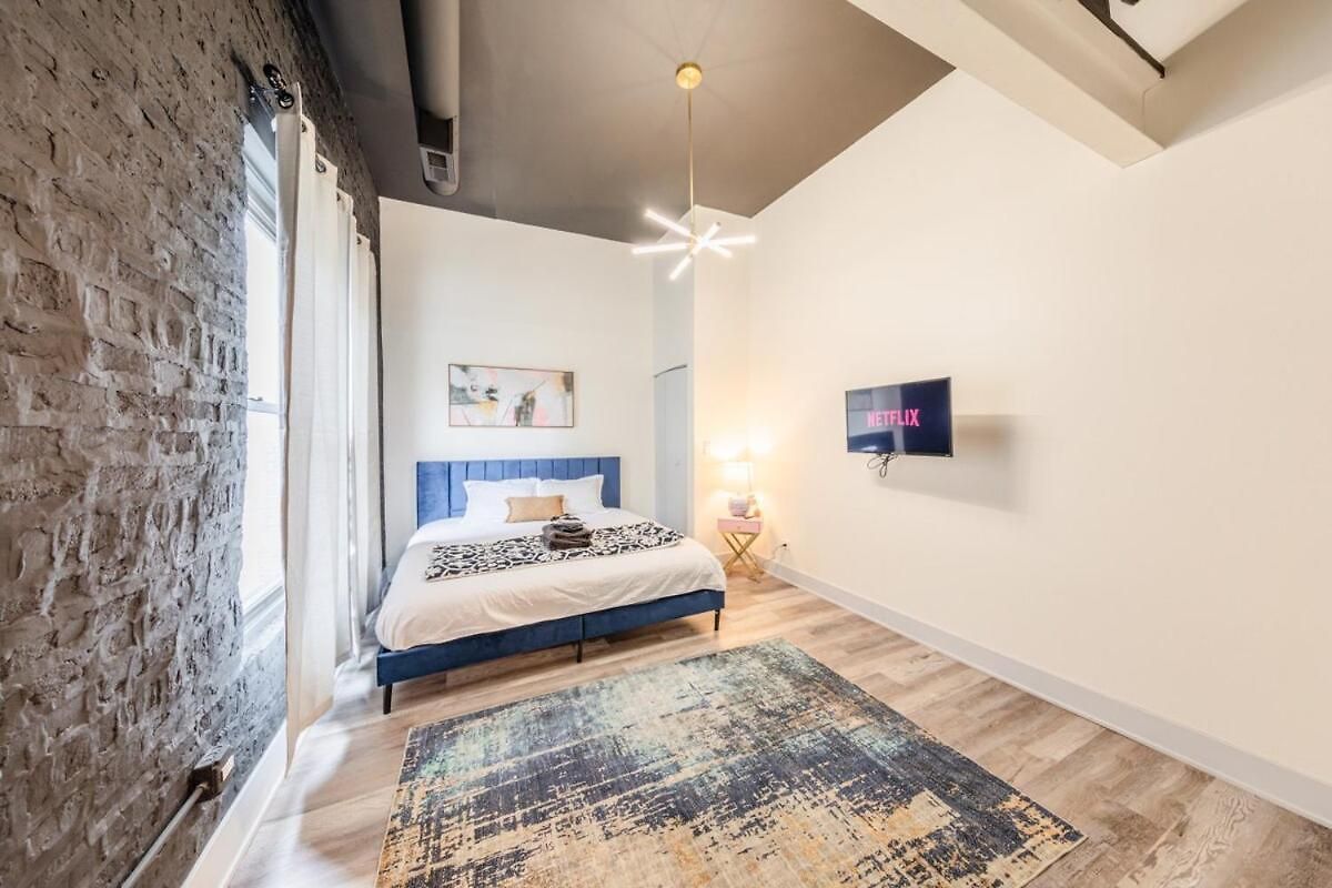 Apartment Luxury 5br W/ King Bed & Pool Table Near Chinatown