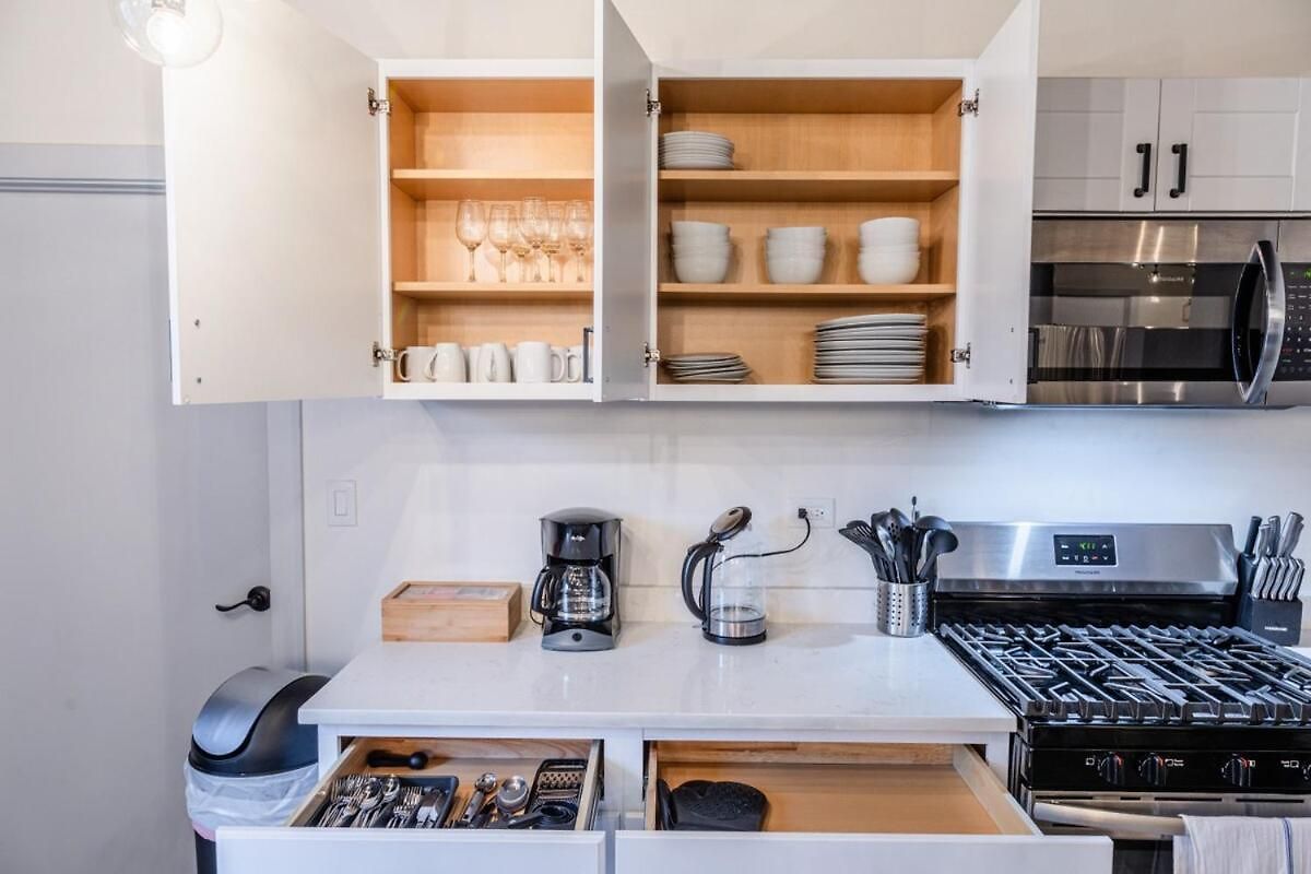 Luxury 5br W/ King Bed & Pool Table Near Chinatown * Chicago