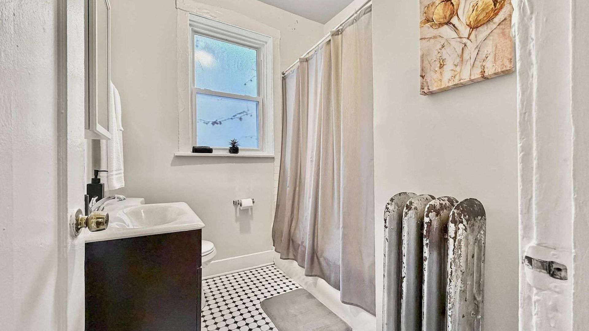 3br Spacious In - Newgard Rep *