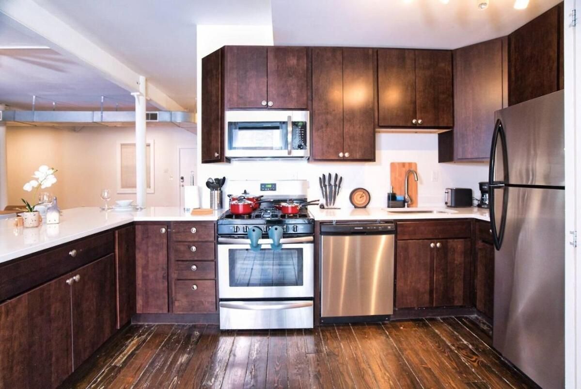 Apartment Mccormick 4br Huge Unit W/ Pool Table | Sleeps 10
