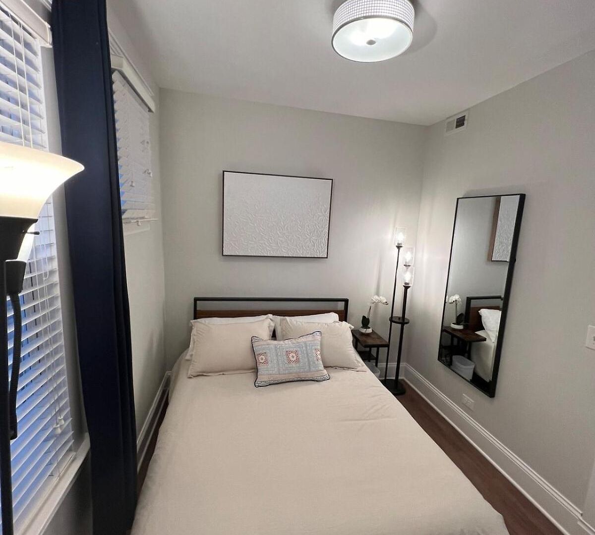 Inner-city Experience, Next Stop! Apartment