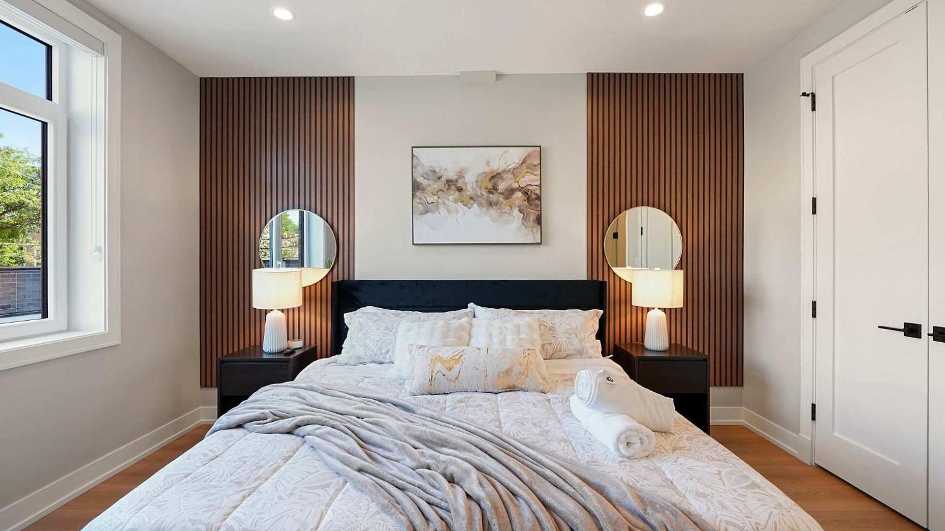 Modern By Med District With Parking & Laundry * Chicago