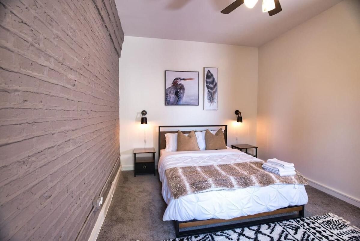 Apartment Mccormick 4br Huge Unit W/ Pool Table | Sleeps 10