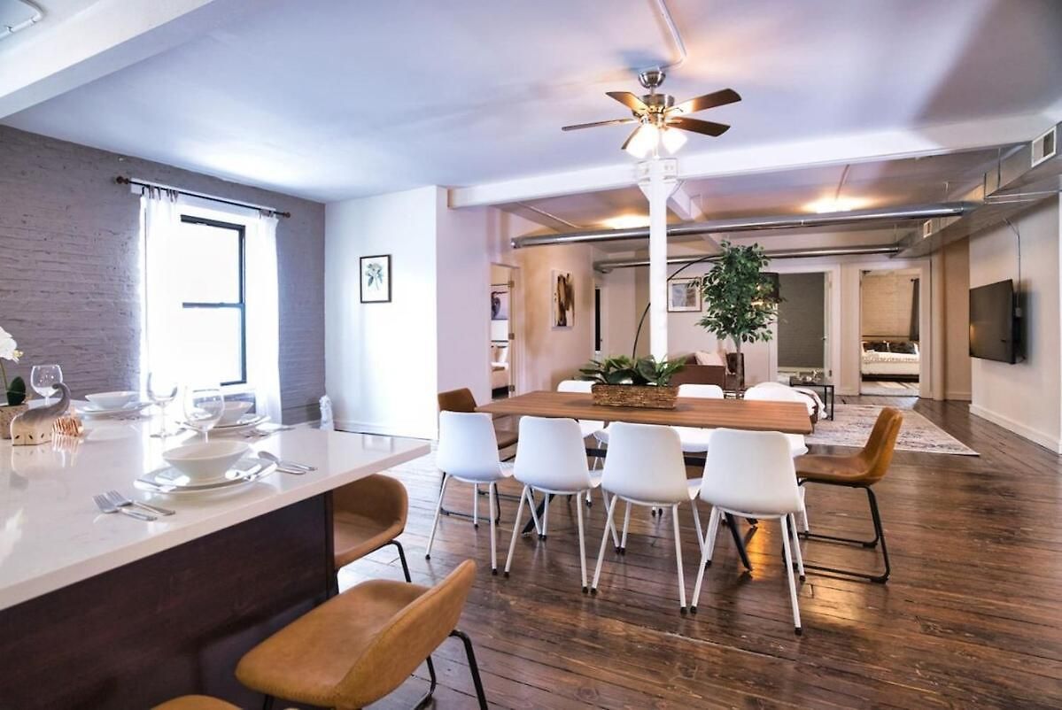 Apartment Mccormick 4br Huge Unit W/ Pool Table | Sleeps 10 Chicago