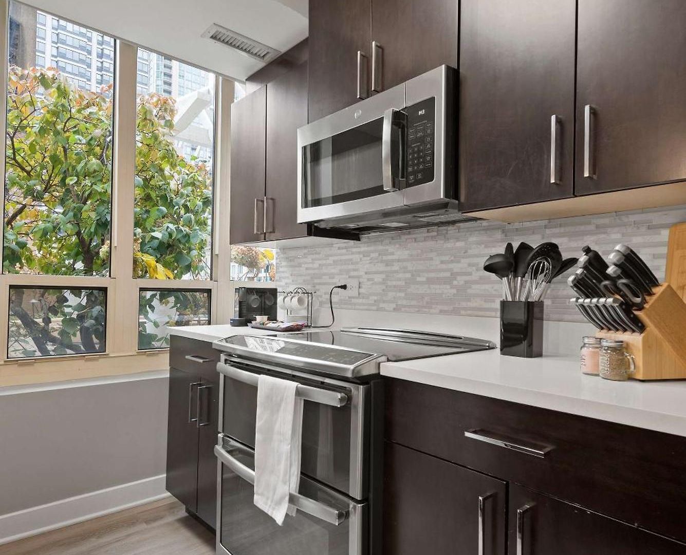 The Bernadin- Designer 3br Center With Balcony