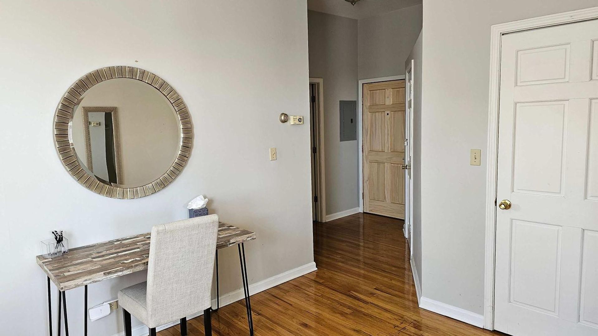 Two Bedroom West Loop Apartment *