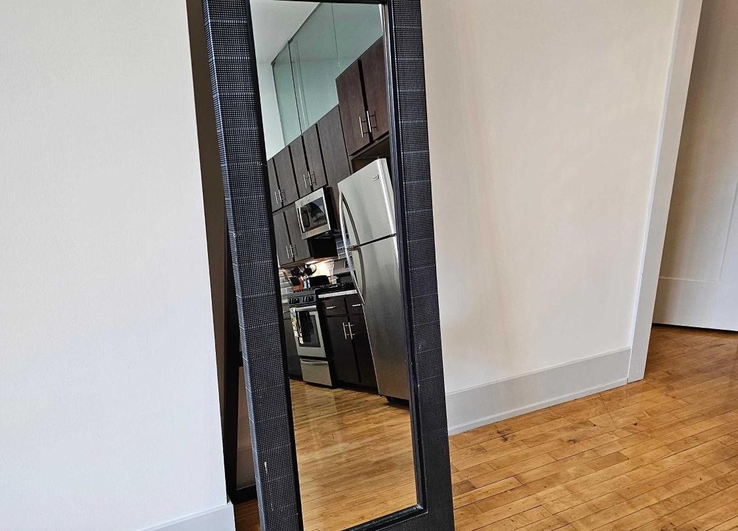 4 Bedroom Sleeps 20 People Chicago