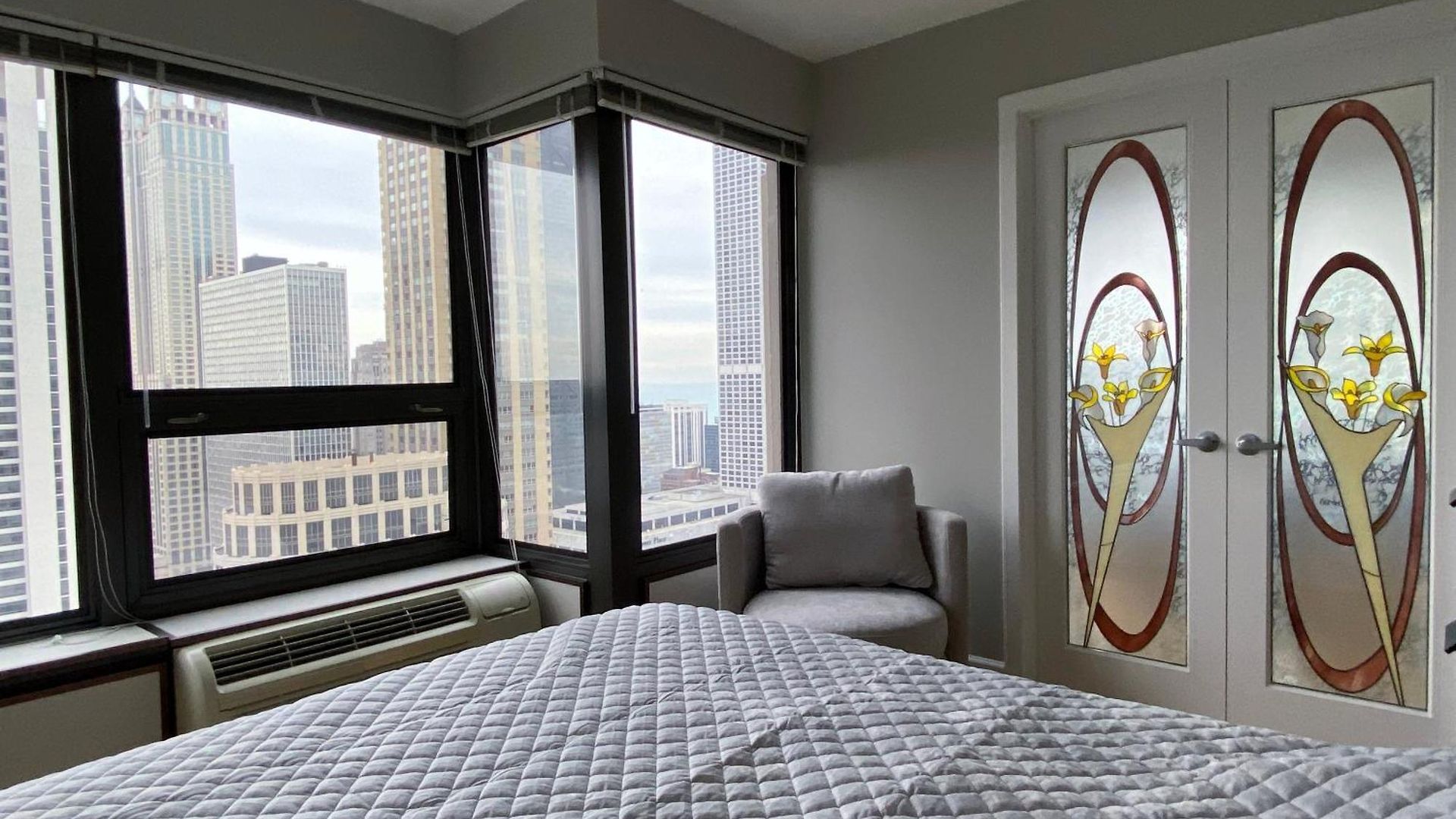 River North Magnificent Mile Condo, And Views, 43rd Floor Corner, Parking Included!