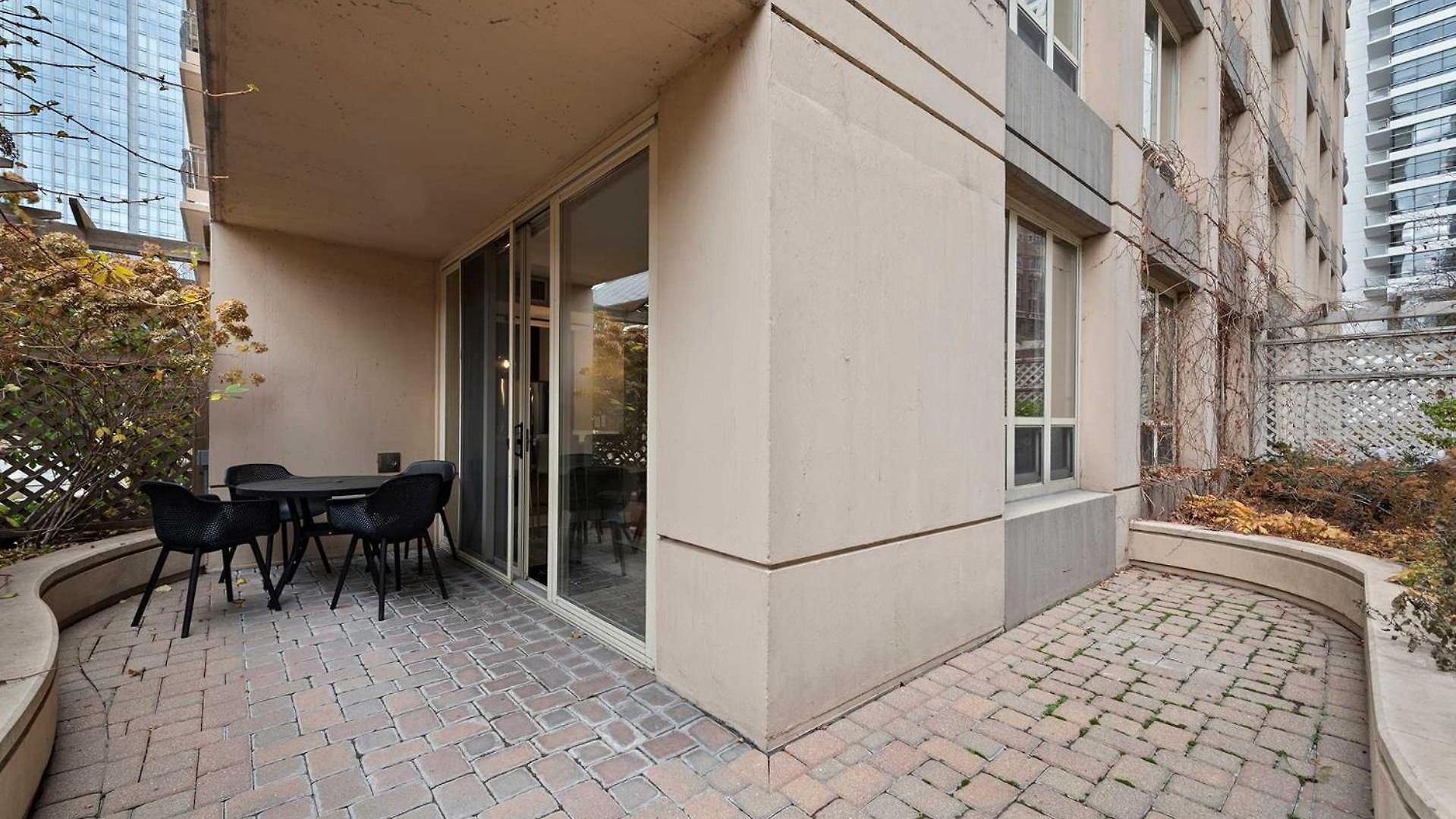 The Bernadin- Designer 3br Center With Balcony * Chicago