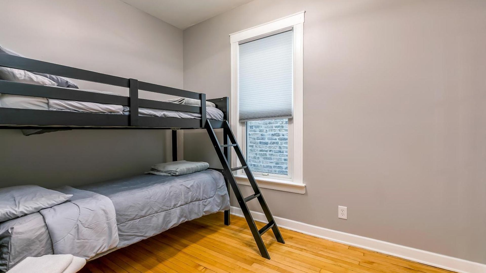 Logan Sq 4br - Free Parking - Near Nightlife & Dt Chicago