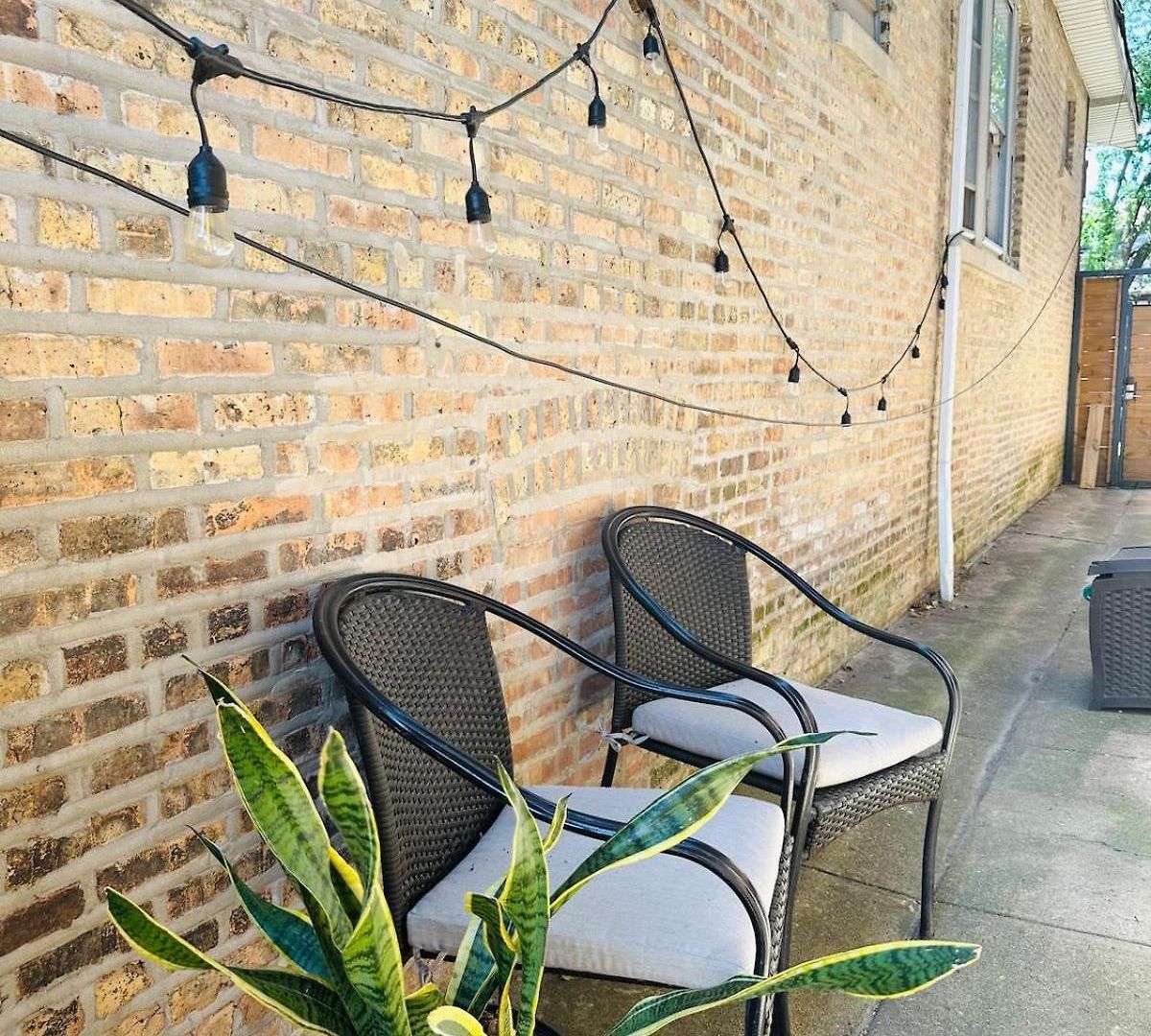 2level Duplex With Jaccuzi-gem In 4bd&3ba Chicago