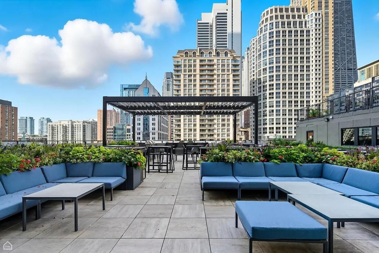 River North Magnificent Mile Condo, And Views, 43rd Floor Corner, Parking Included! Chicago