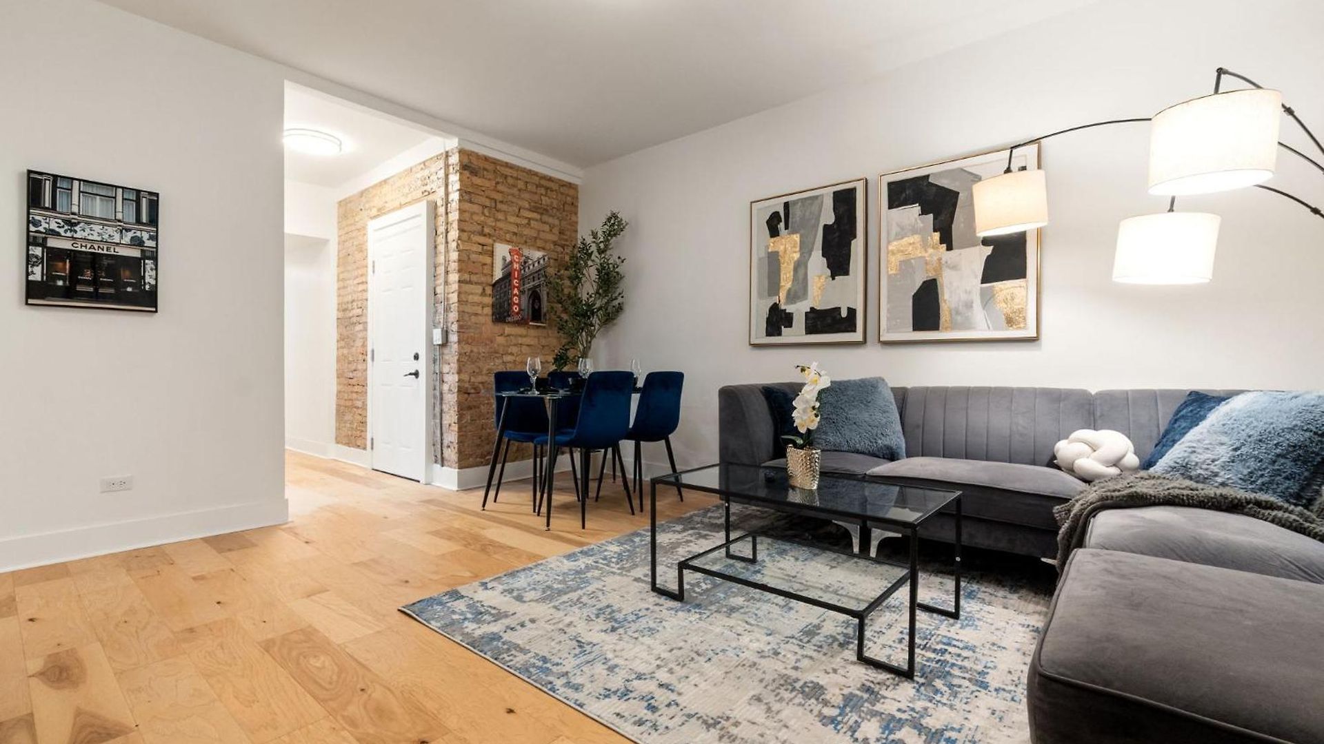 Steps From Wrigley Field And Michigan Apartment