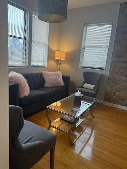 Two Bedroom West Loop Apartment *