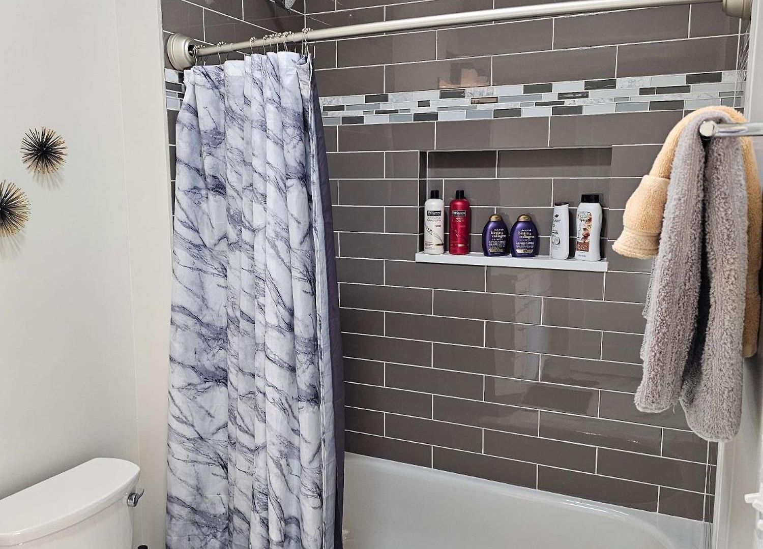 Updated 3 Bedroom Downtown Pilsen *