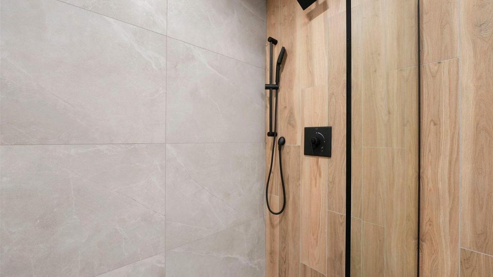 Modern By Med District With Parking & Laundry Apartment Chicago