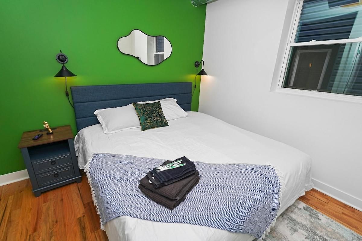Apartment Modern 4br Pilsen Retreat Near Illinois Medical District & Downtown *