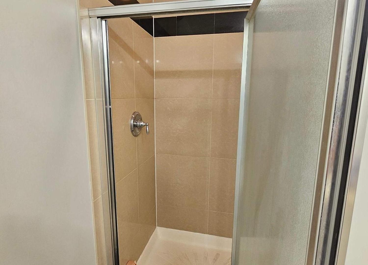 Gold Coast Downtown Sleeps 20