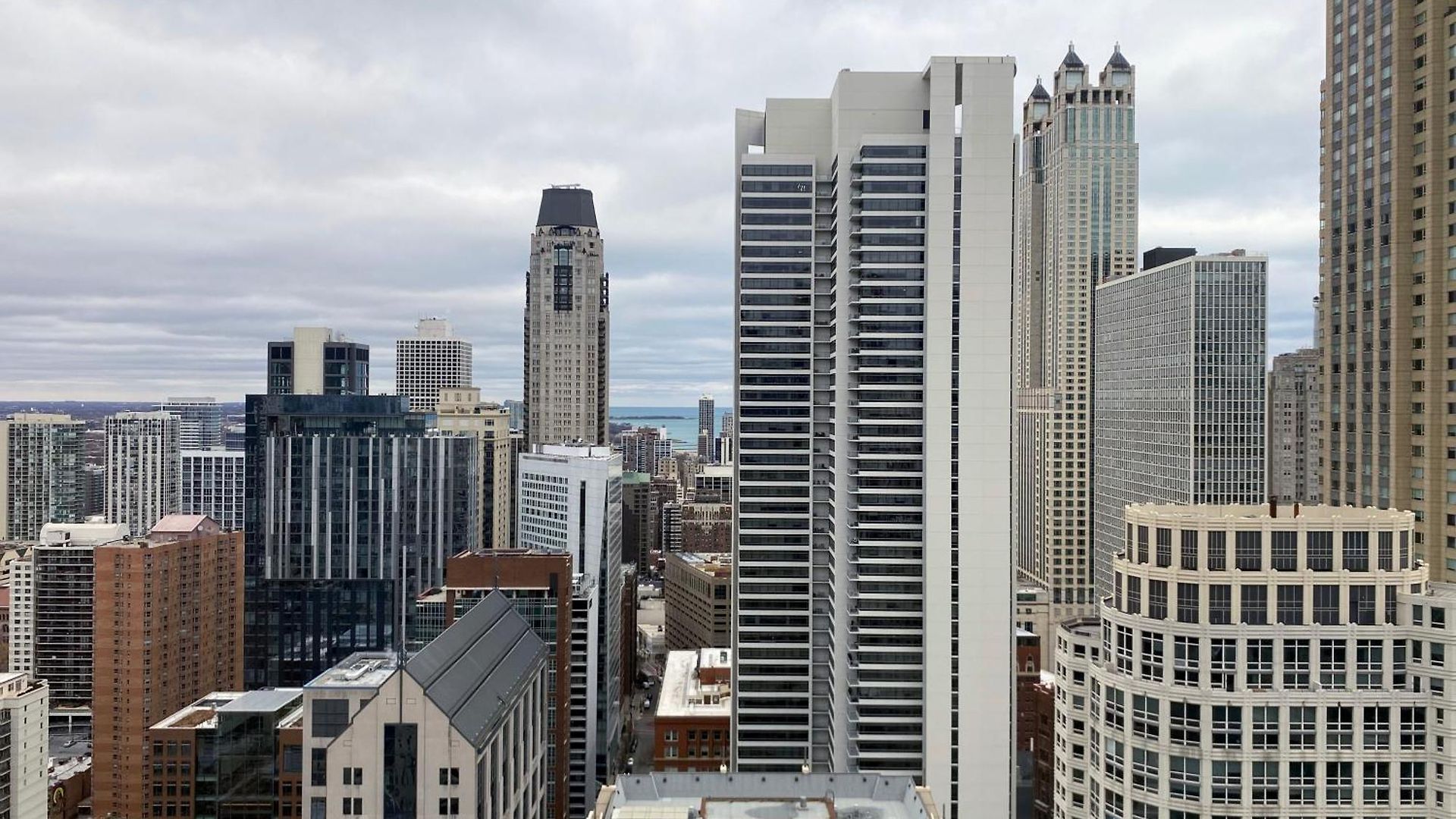 River North Magnificent Mile Condo, And Views, 43rd Floor Corner, Parking Included! Chicago
