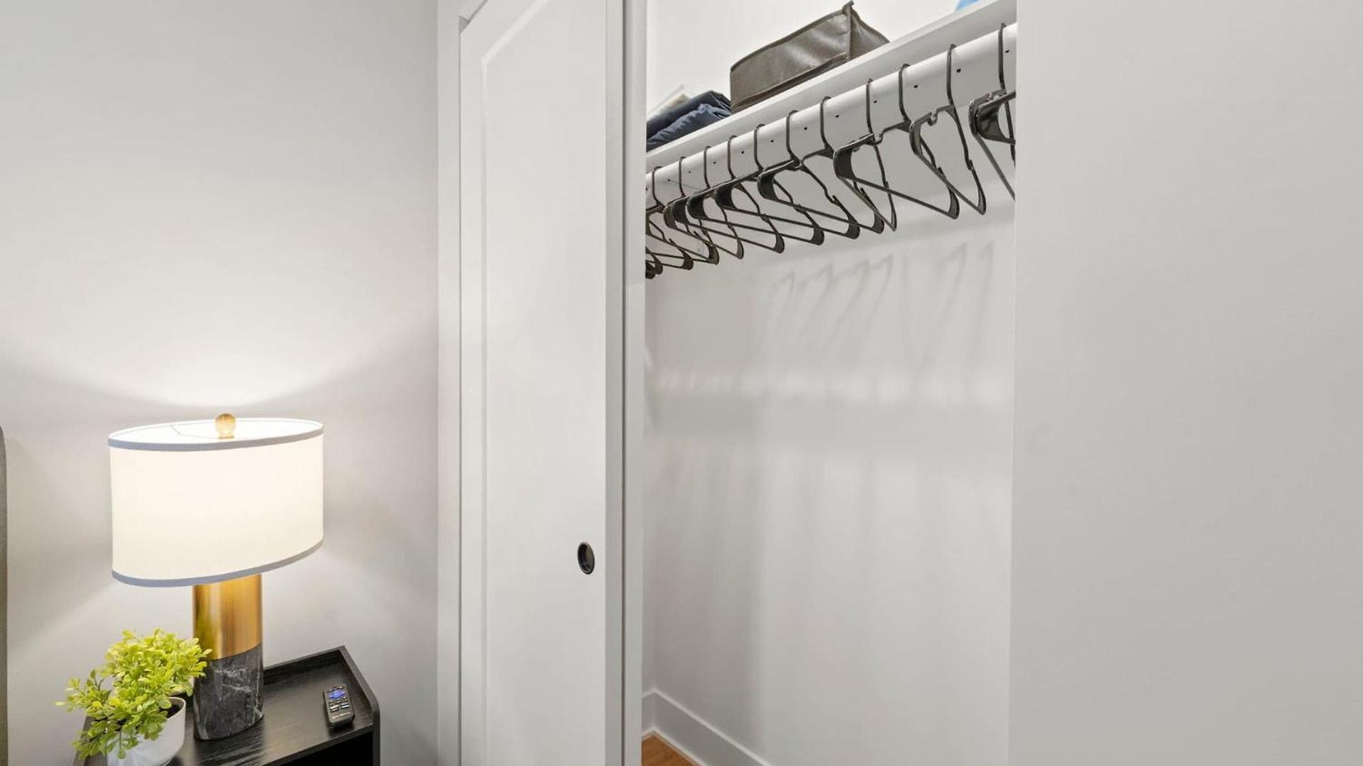2bd 2ba Condo- Steps To With Gym & Parking *