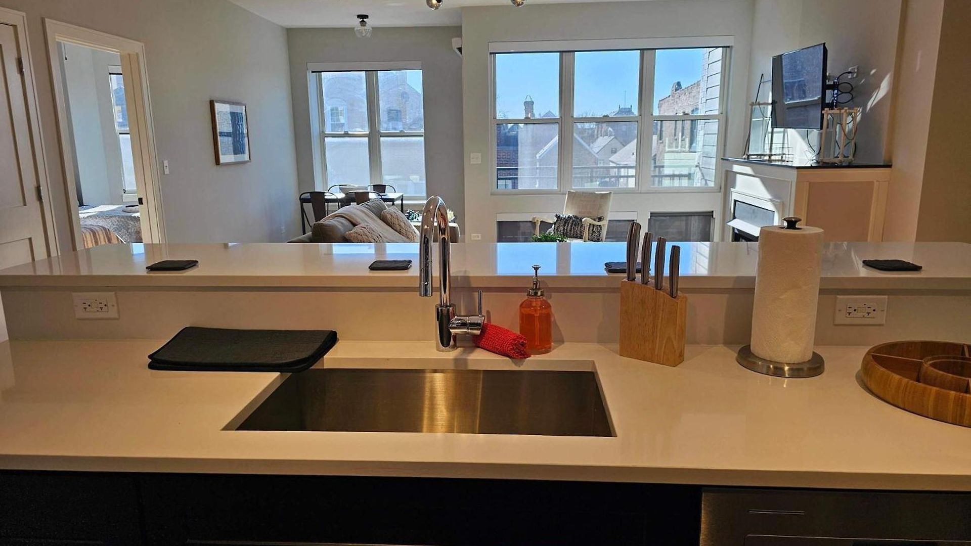 Updated 3 Bedroom Downtown Pilsen * Chicago