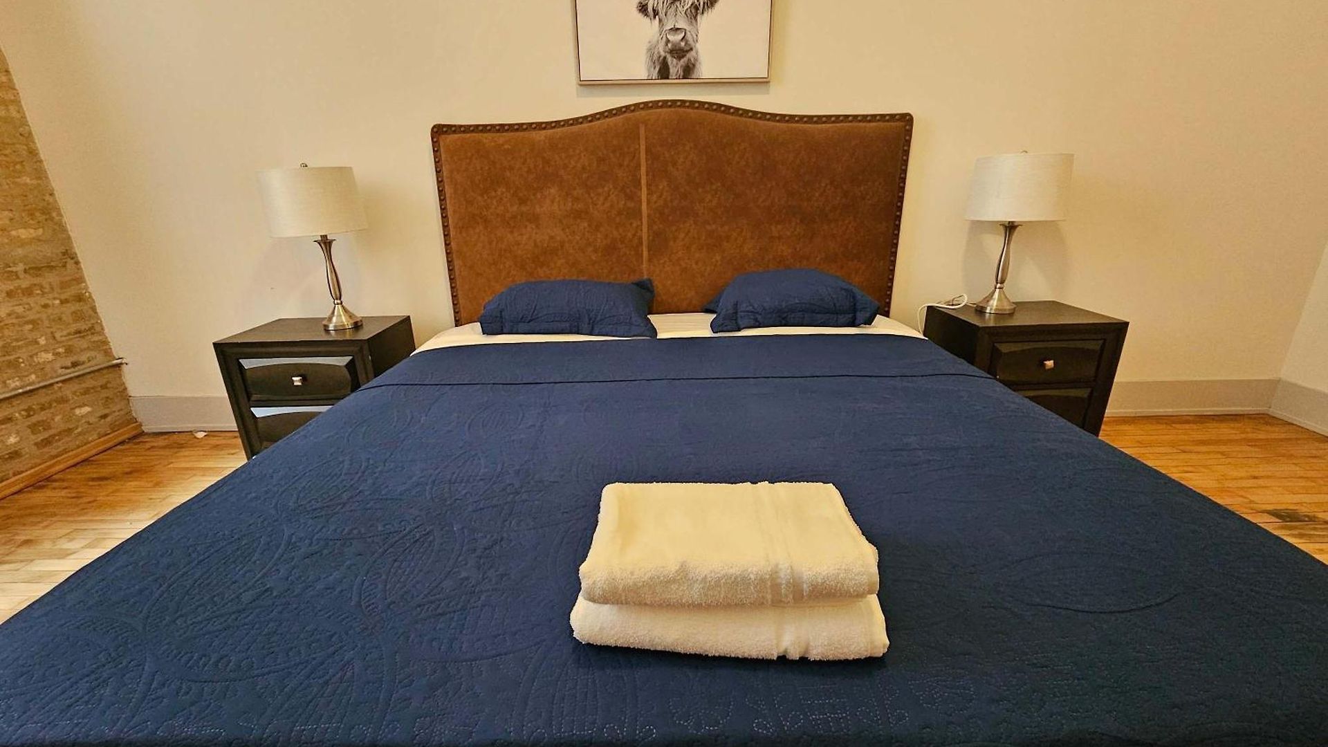 4 Bedroom Sleeps 20 People Chicago