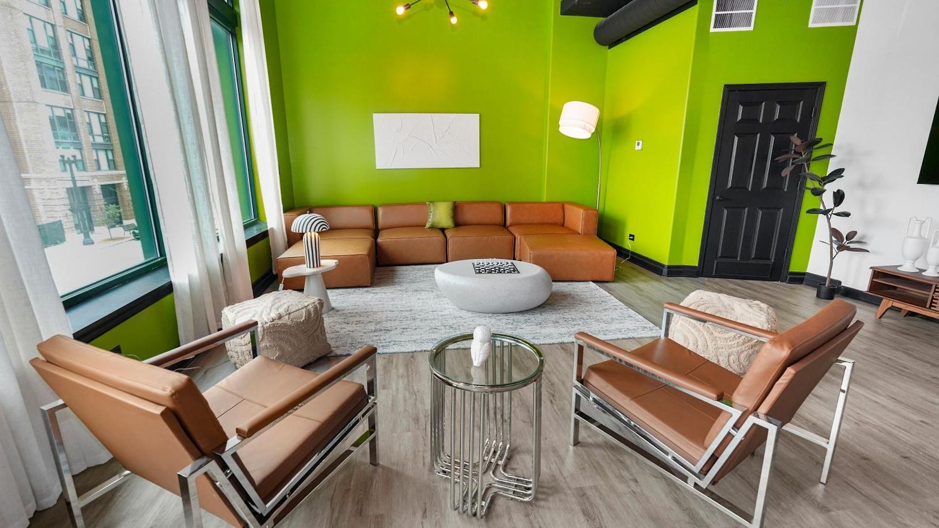 Spacious 6br Group Unit Near Mccormick & Lakefront Apartment *