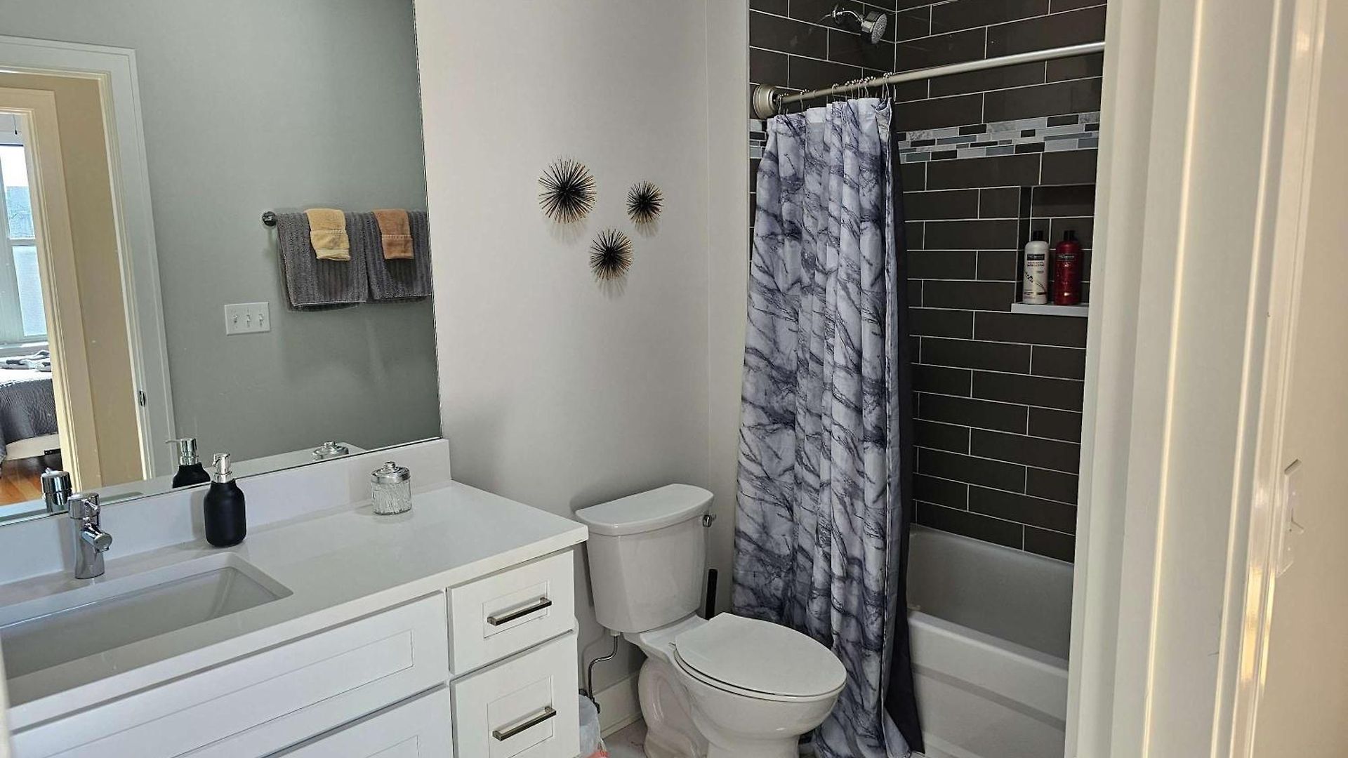 Apartment Updated 3 Bedroom Downtown Pilsen Chicago