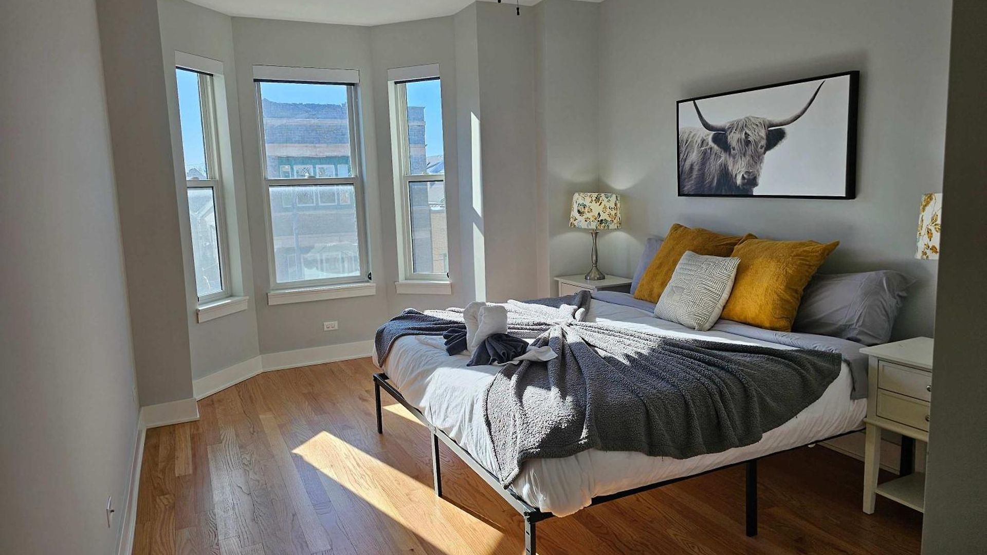 Updated 3 Bedroom Downtown Pilsen *