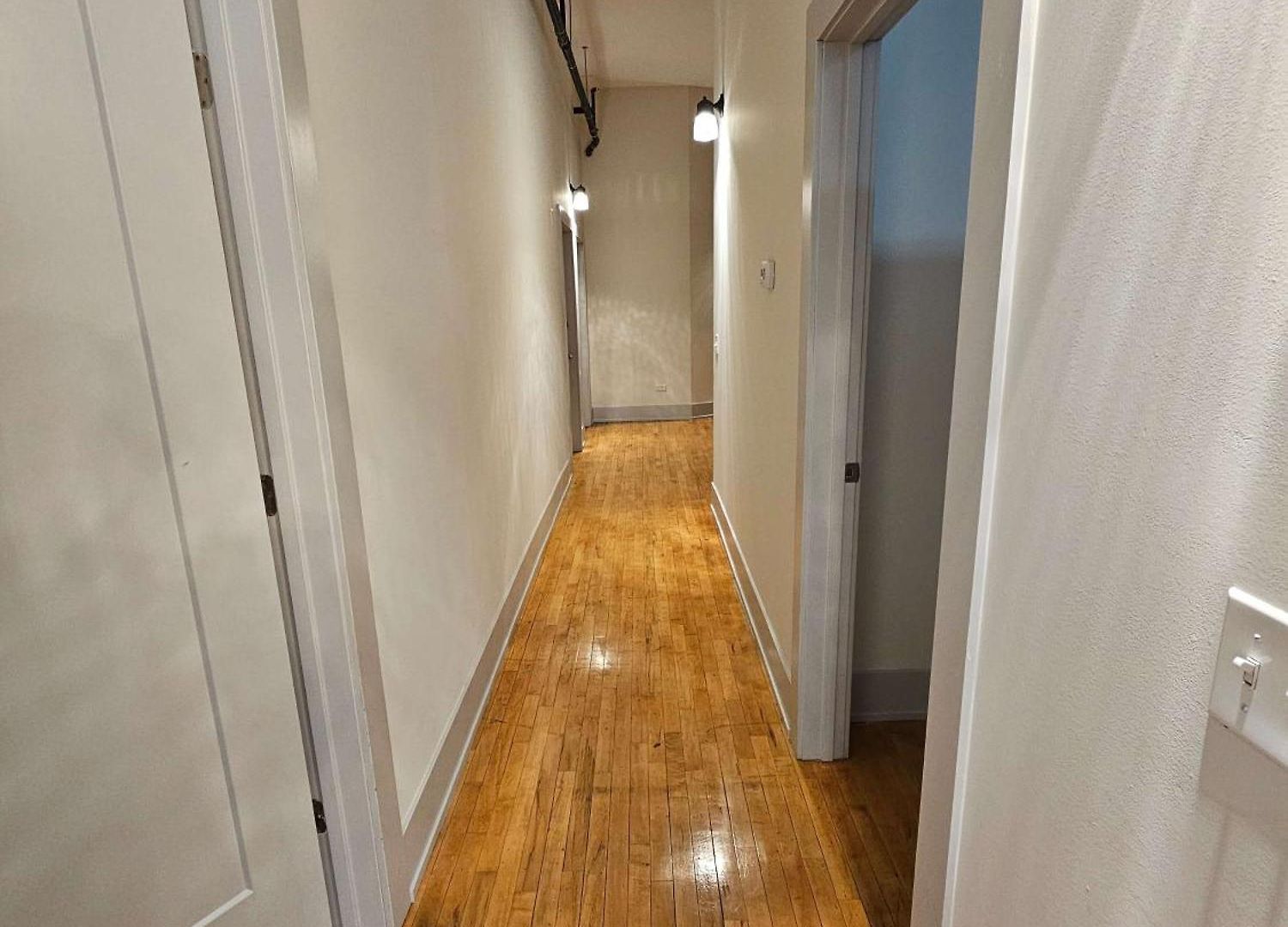 4 Bedroom Sleeps 20 People Apartment