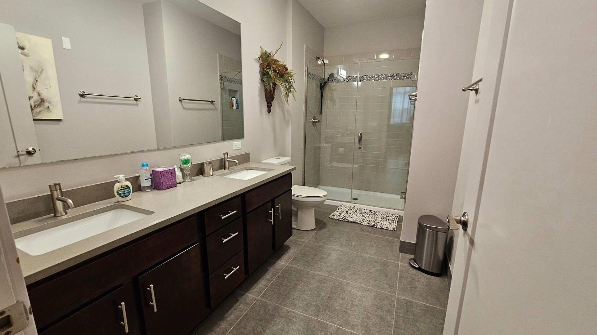 Apartment 4 Bedroom Sleeps 20 People Chicago