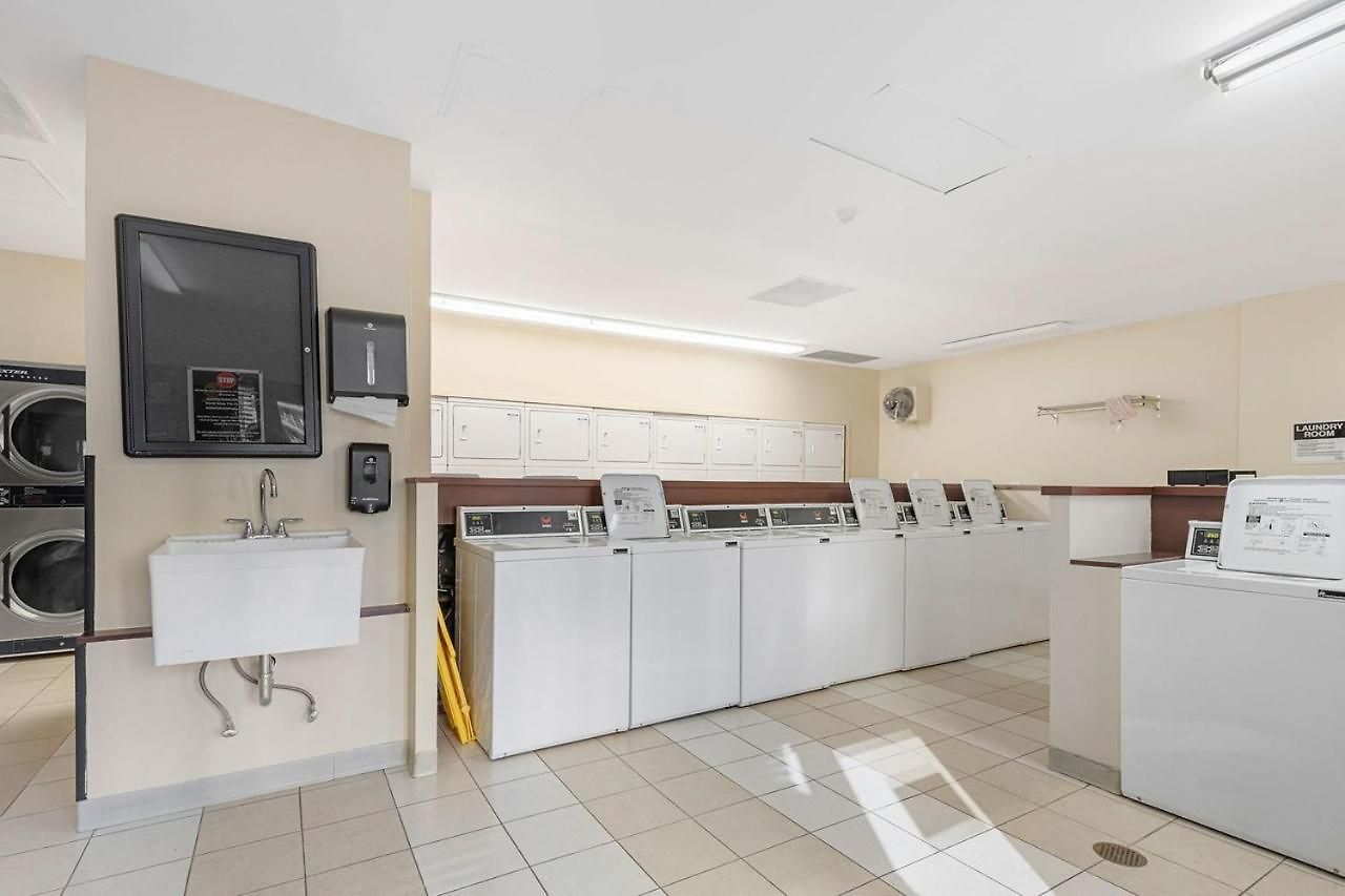River North Magnificent Mile Condo, And Views, 43rd Floor Corner, Parking Included! Chicago