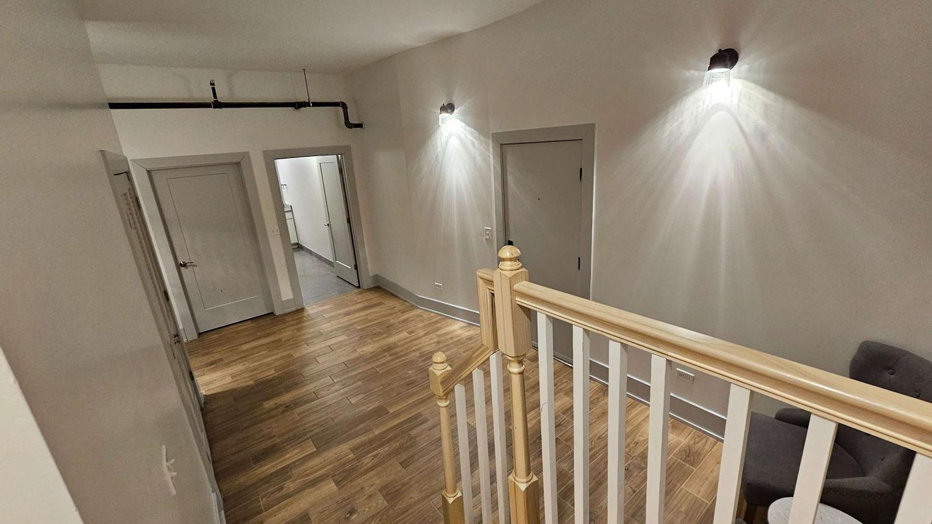 4 Bedroom Sleeps 20 People Apartment