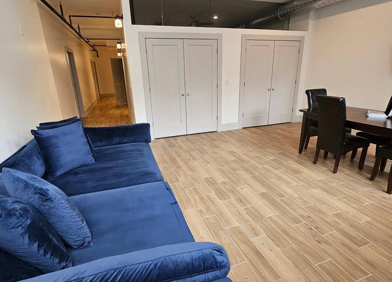 Apartment 4 Bedroom Sleeps 20 People Chicago