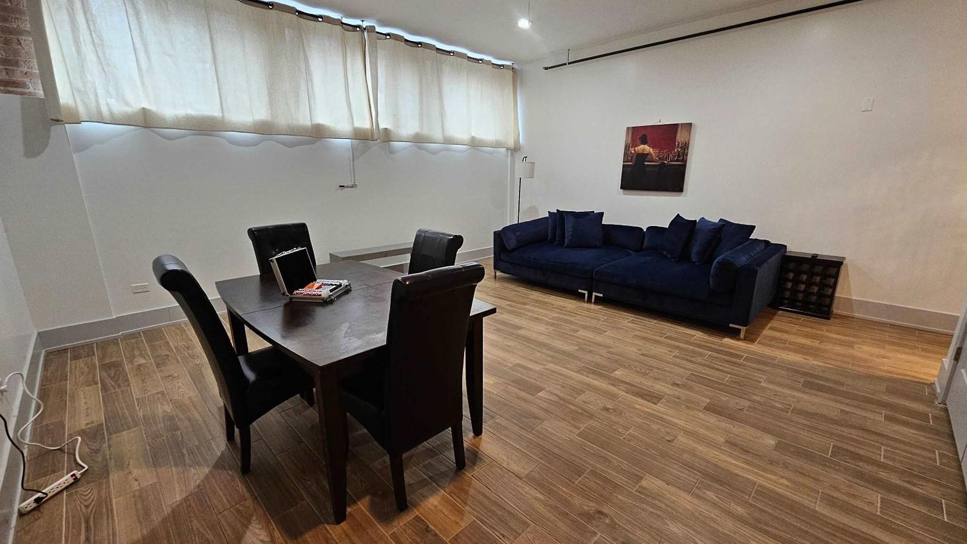 4 Bedroom Sleeps 20 People * Chicago