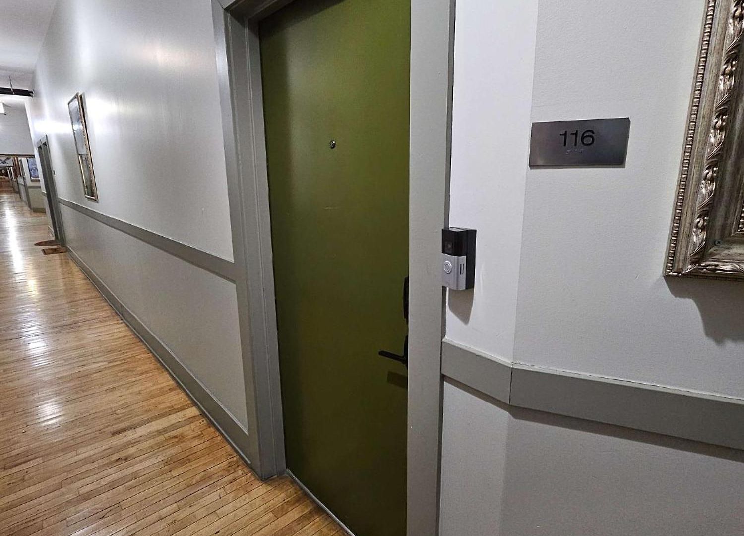 4 Bedroom Sleeps 20 People Apartment *