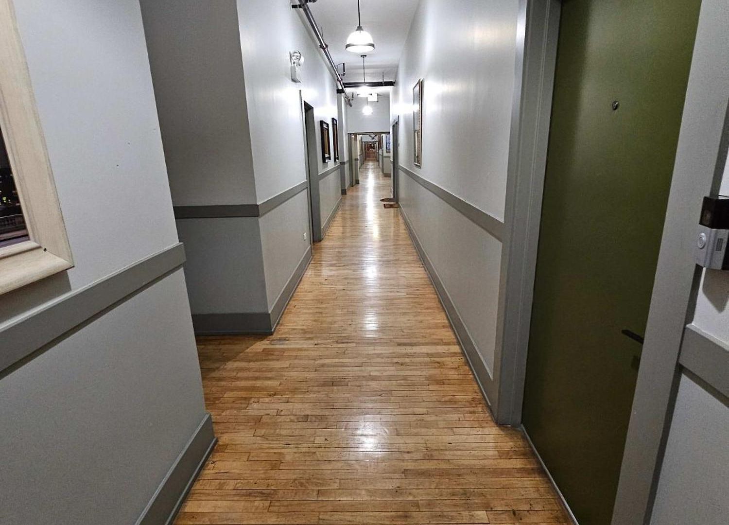 4 Bedroom Sleeps 20 People * Chicago
