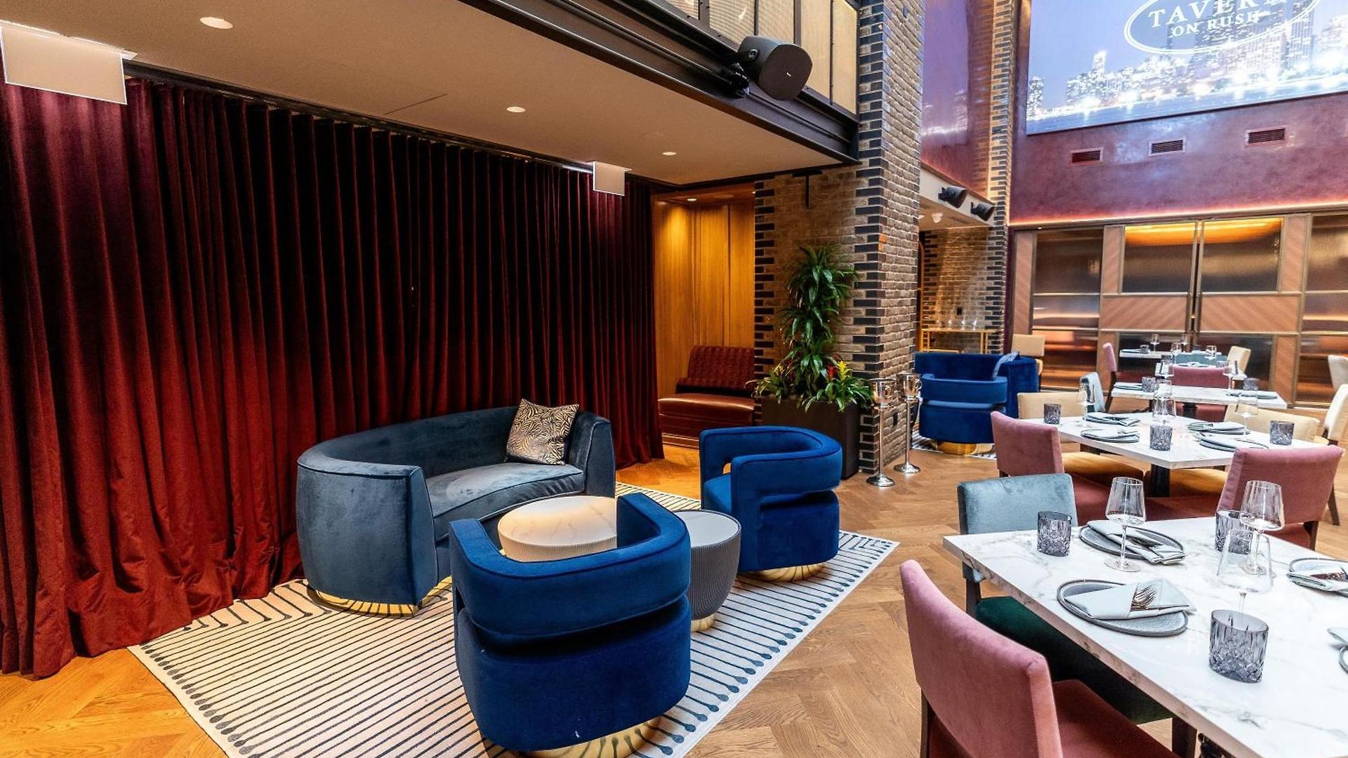 Thompson Chicago, By Hyatt Chicago