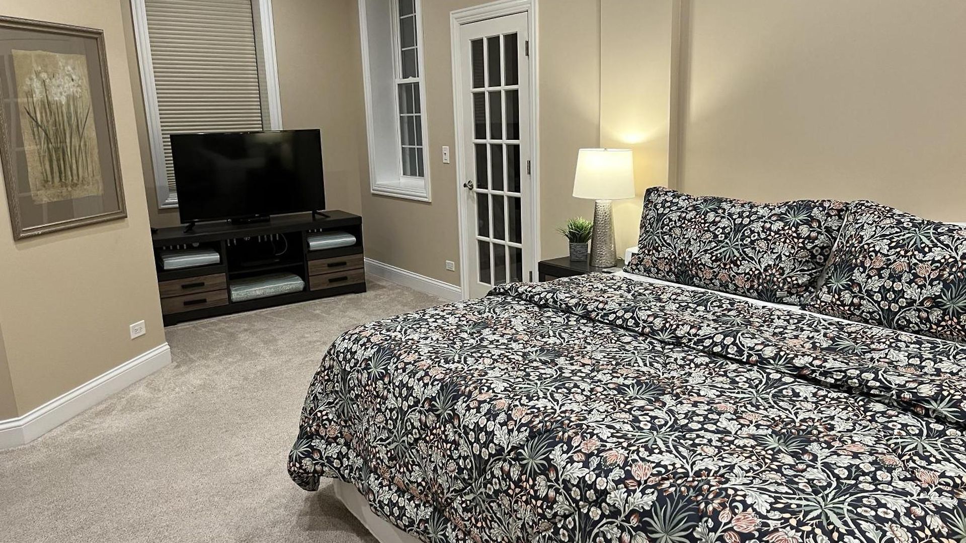 The Wrigleyville Deluxe -steps From Wrigley Sleeps 10 * Chicago