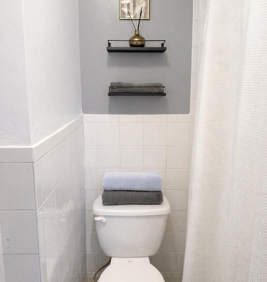 Location! Location! 2bd 1bth Spacious Apartment! * Chicago