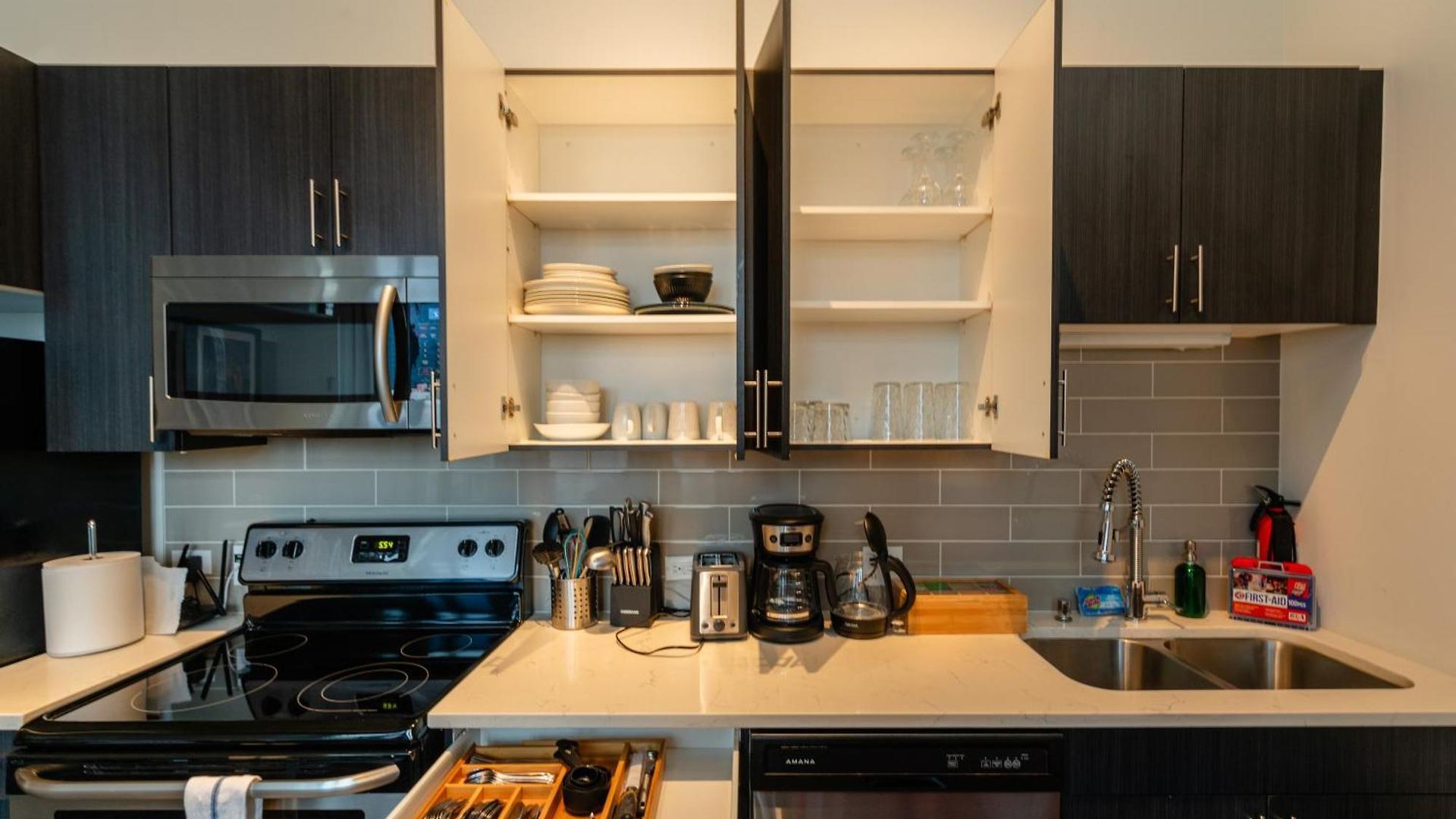 Mccormick Place With Optional Parking And Sleeps Up To 4 Apartment
