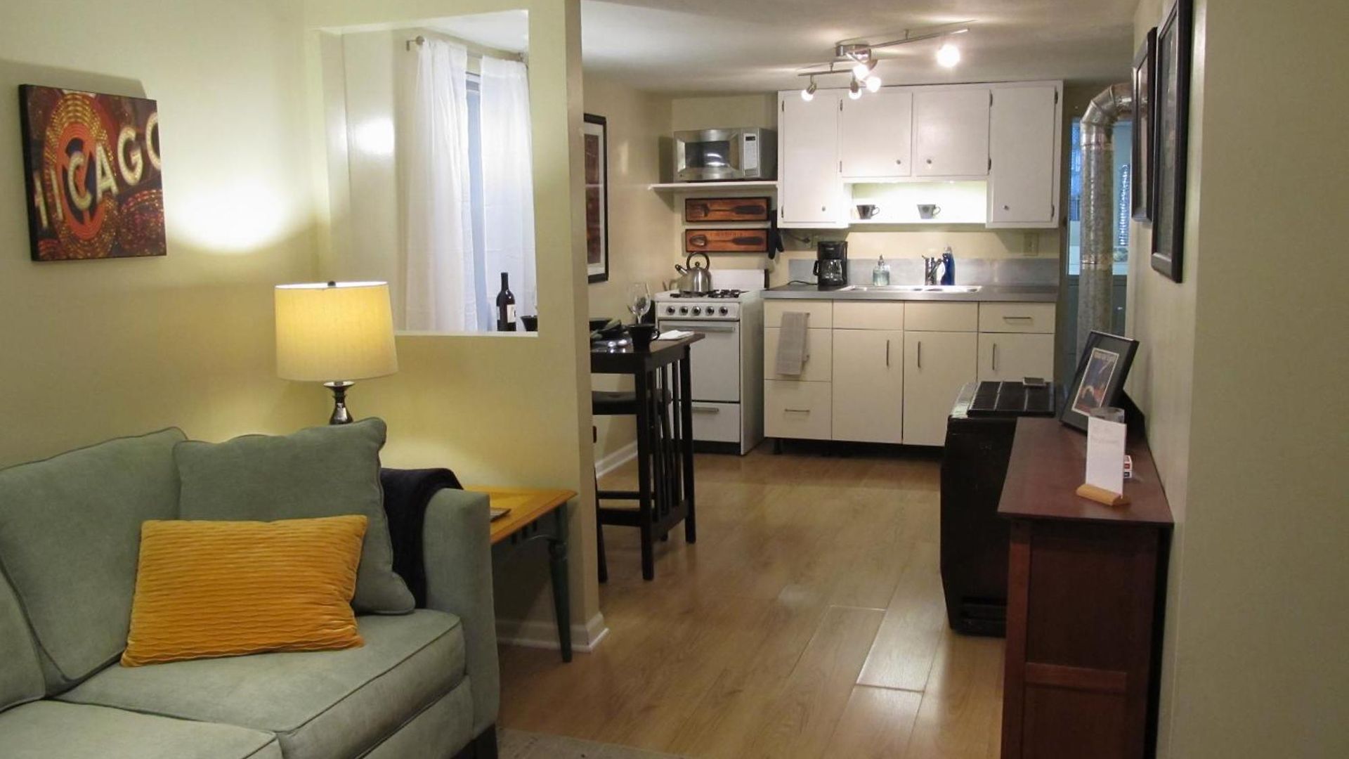 Apartment Cozy Vintage Near Downtown