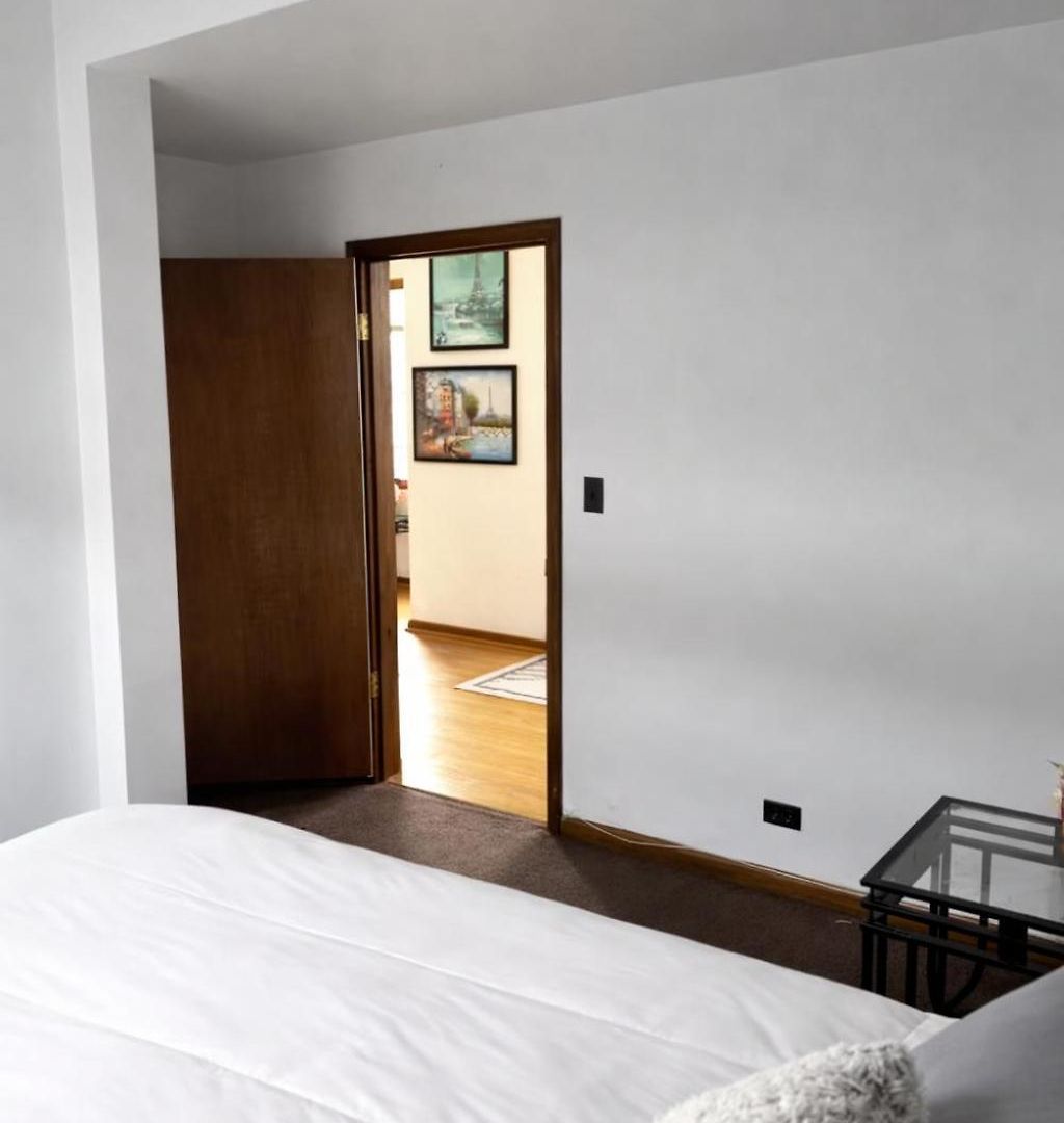 Apartment Location! Location! 2bd 1bth Spacious Apartment! *
